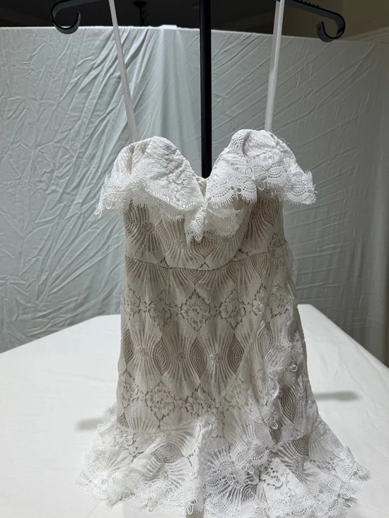 Selfie Leslie White Lace Slip Dress with Scalloped Trim - Picture 8 of 8